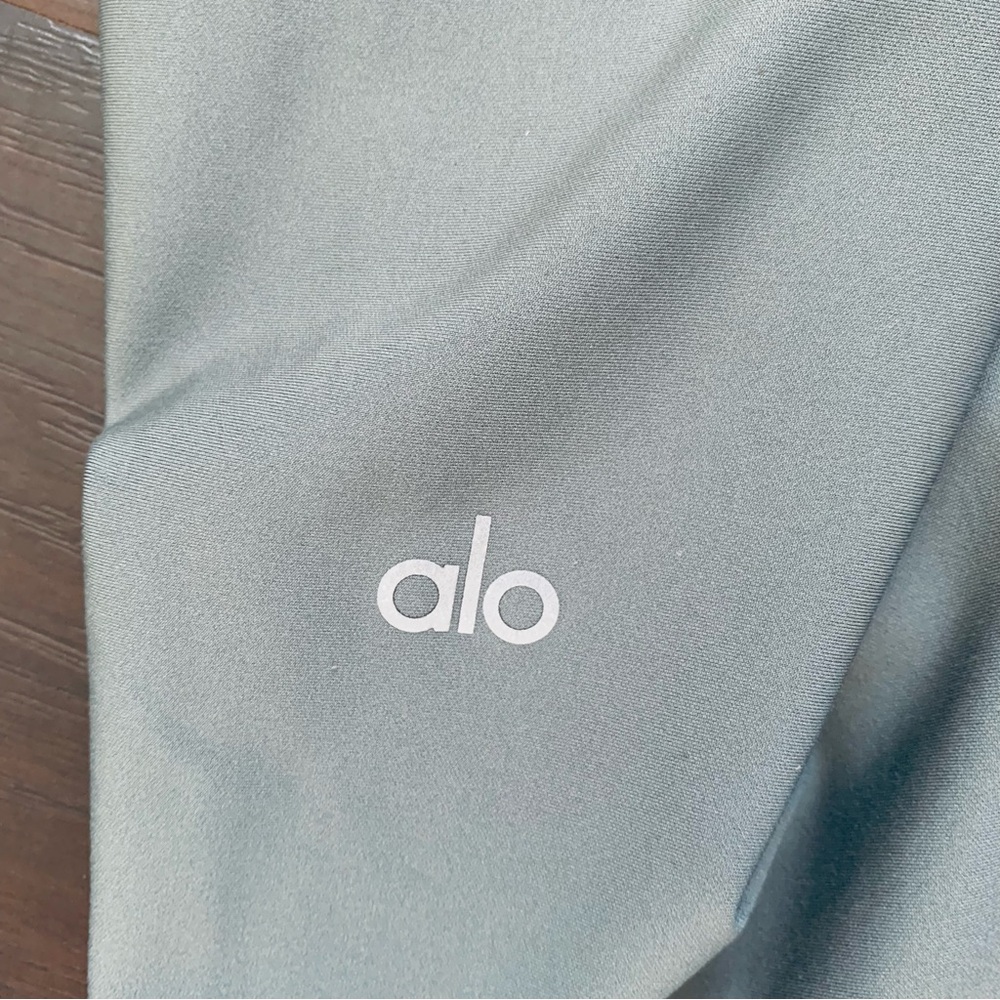Alo Yoga 7/8 High-Waist Airlift Leggings - Light Green | M - Picture 8 of 16